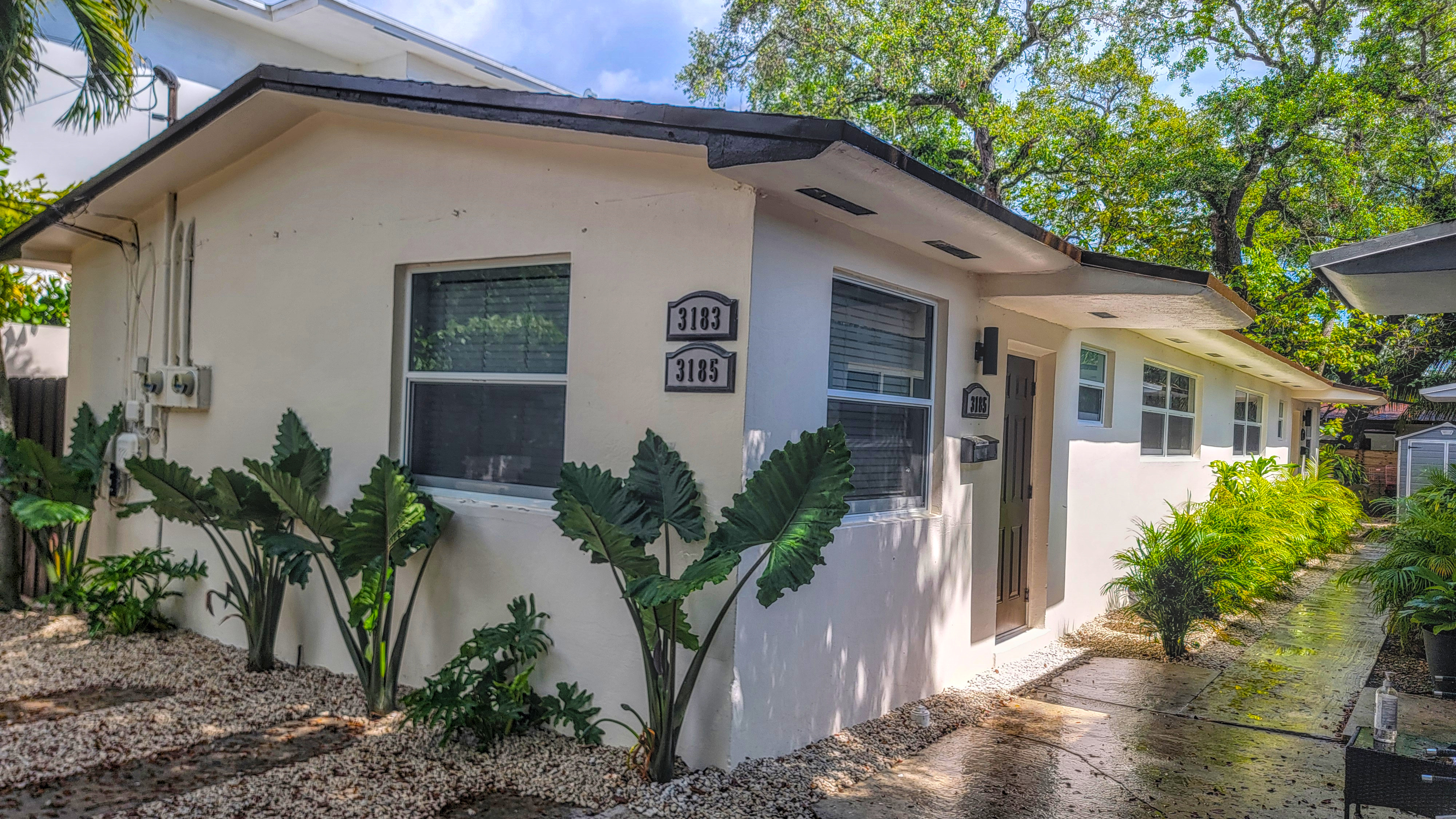 3183 Plaza St, Miami, FL 33133